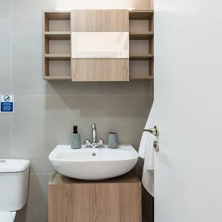 Destiny 1-bedroom * לרנקה